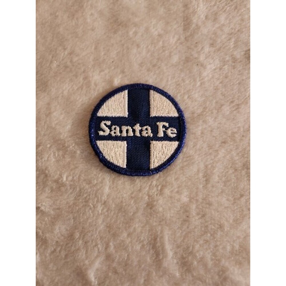 VINTAGE BLUE AND WHITE SANTA FE RAILROAD PATCH EMBROIDERED VINTAGE - Picture 3 of 3